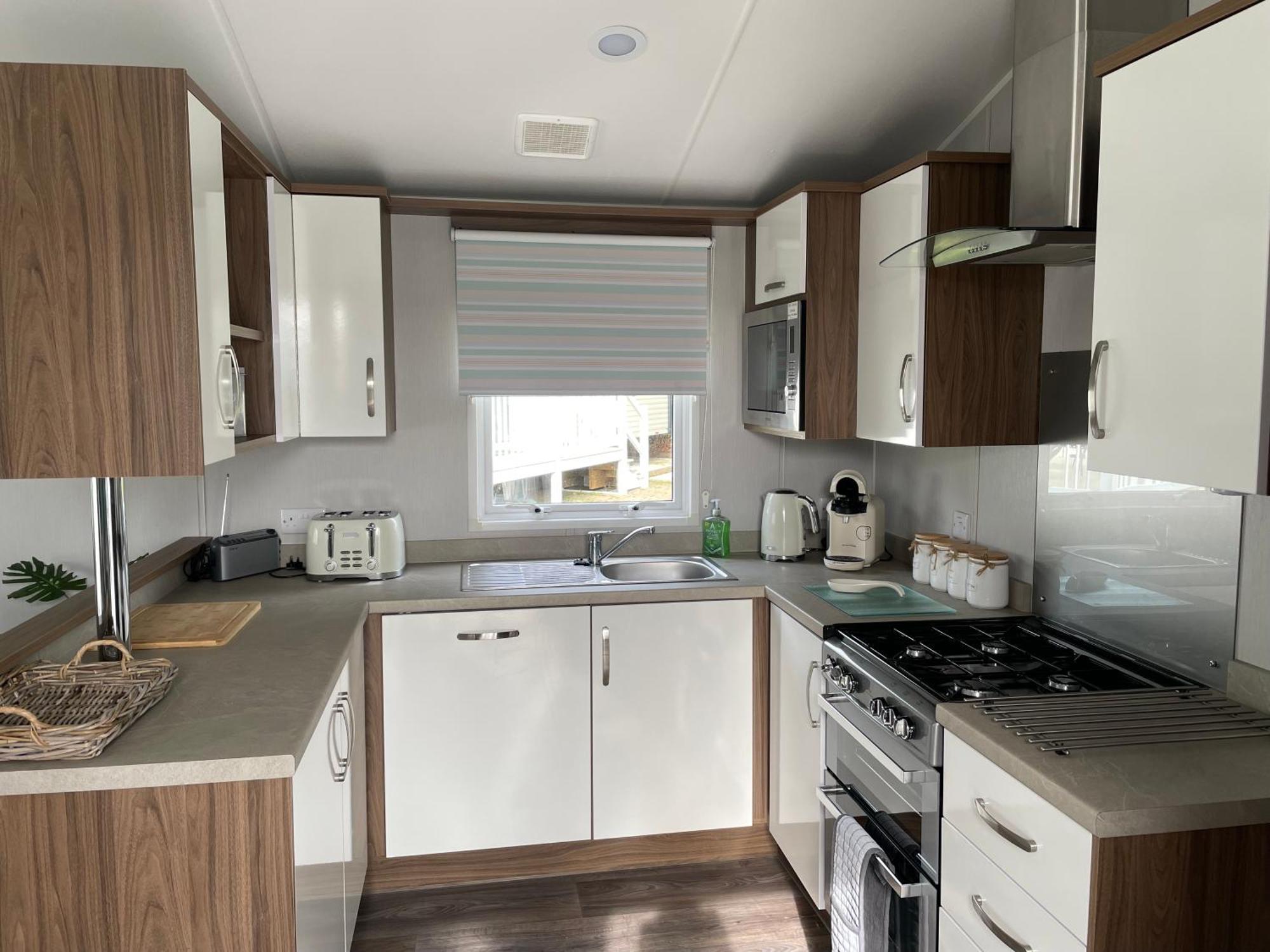 6 Berth Comfy Homely Caravan, Dog Friendly Belton with Browston Экстерьер фото